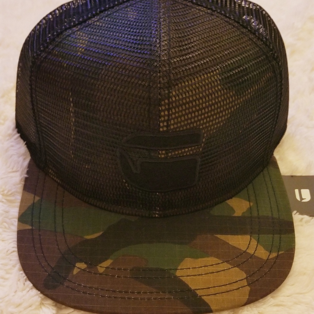 New release, G Star Raw camo snapback